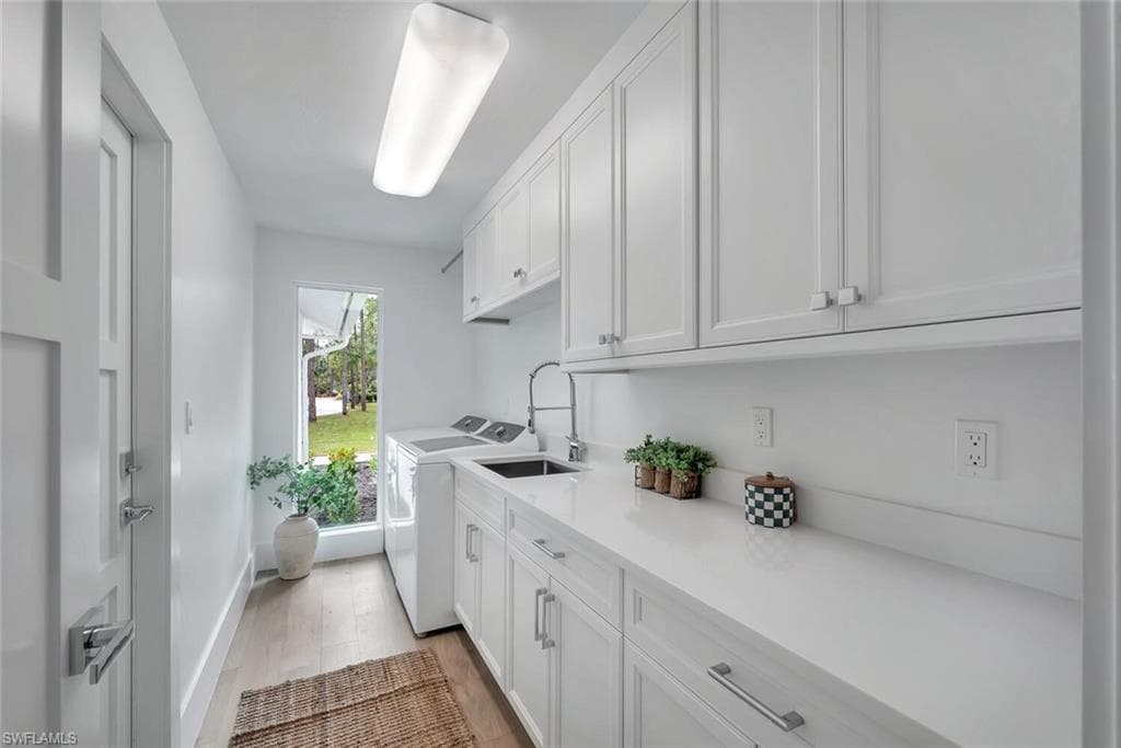 5253 Sycamore DR, NAPLES FL 34119-35