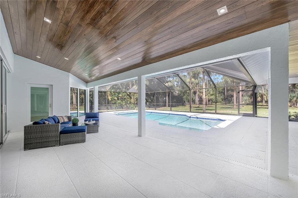 5253 Sycamore DR, NAPLES FL 34119-36