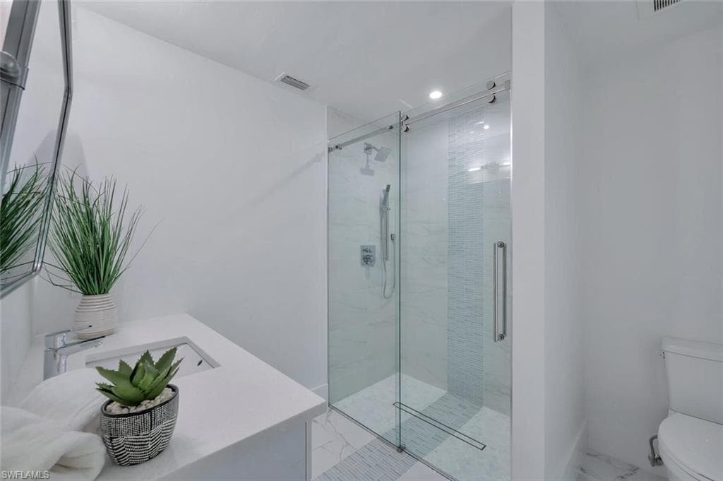 5253 Sycamore DR, NAPLES FL 34119-30