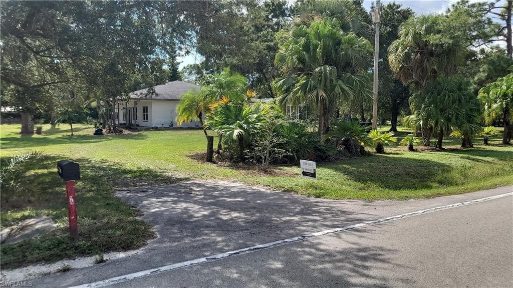 7820 Rich RD, NORTH FORT MYERS FL 33917-8