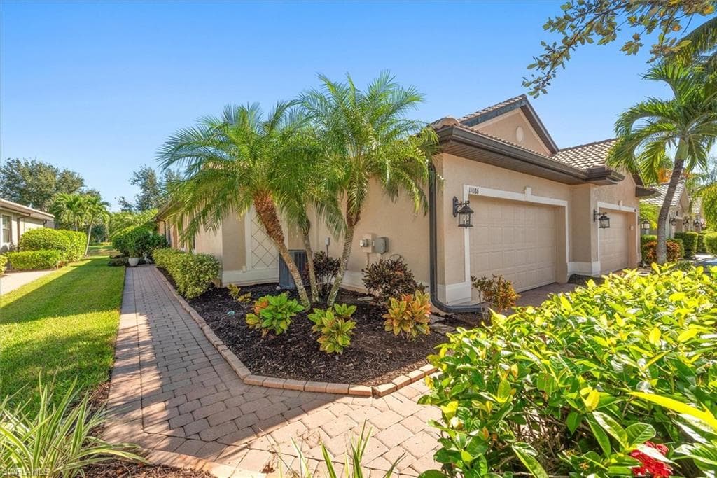 11086 St Roman WAY, BONITA SPRINGS FL 34135-1