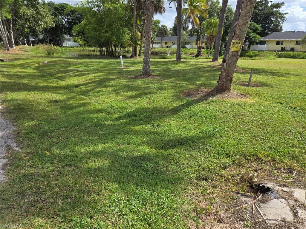 Linda DR, NAPLES FL 34112-4