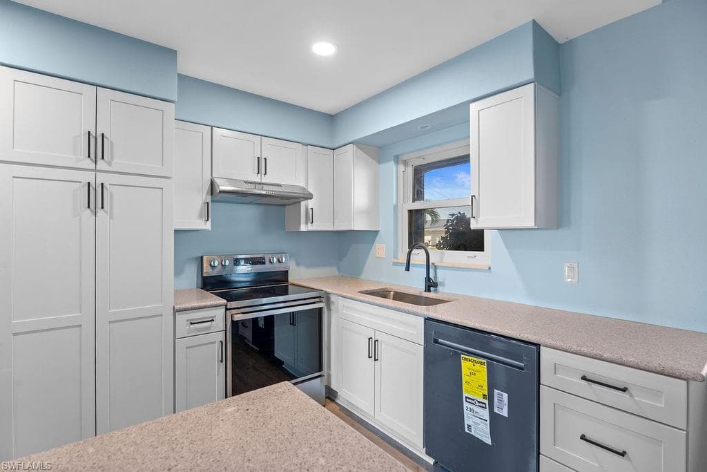 2504 Bayshore DR, MATLACHA FL 33993-6