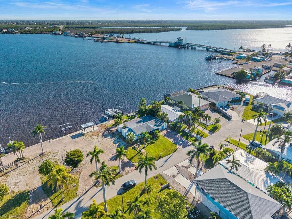2504 Bayshore DR, MATLACHA FL 33993-30