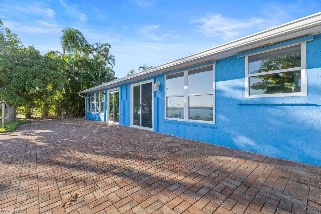 2504 Bayshore DR, MATLACHA FL 33993-28