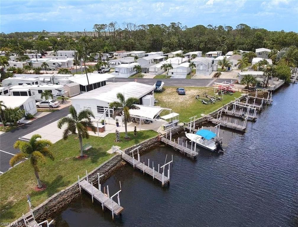 123 Cedar LN # 42, NAPLES FL 34114-1