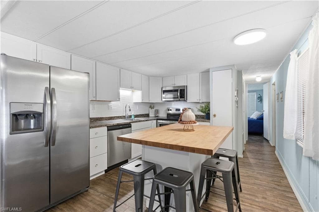 123 Cedar LN # 42, NAPLES FL 34114-2