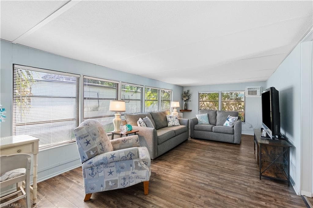 123 Cedar LN # 42, NAPLES FL 34114-19