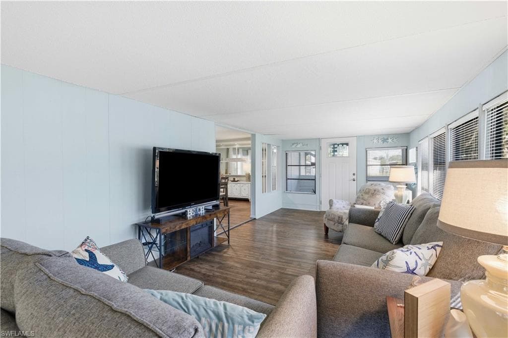 123 Cedar LN # 42, NAPLES FL 34114-23