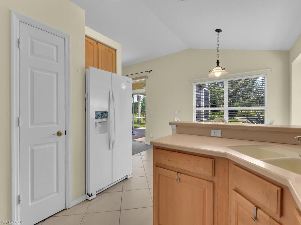 2012 Oxford Ridge CIR, LEHIGH ACRES FL 33973-5