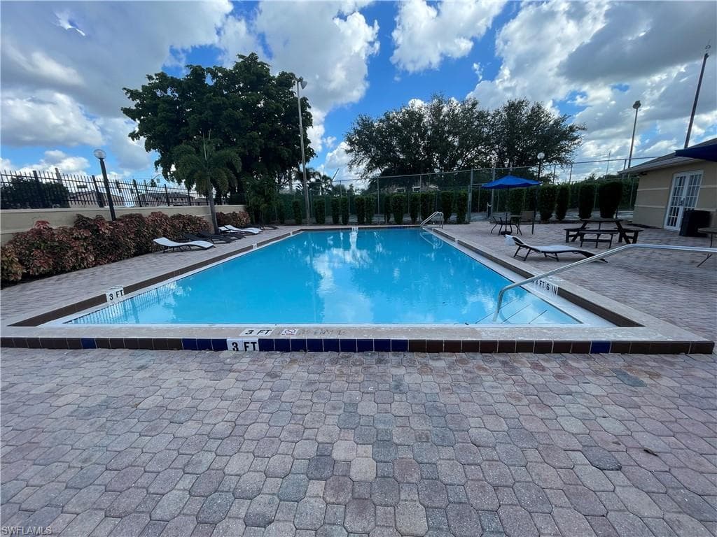 5323 Summerlin RD # 2307, FORT MYERS FL 33919-18