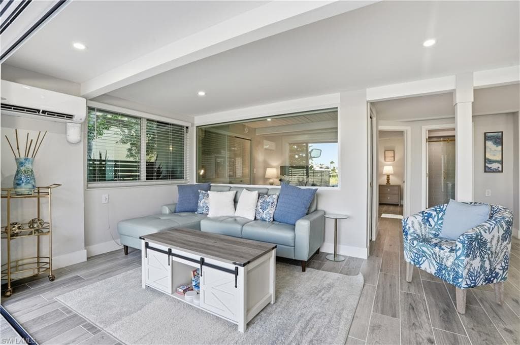 239 Curlew ST, FORT MYERS BEACH FL 33931-9