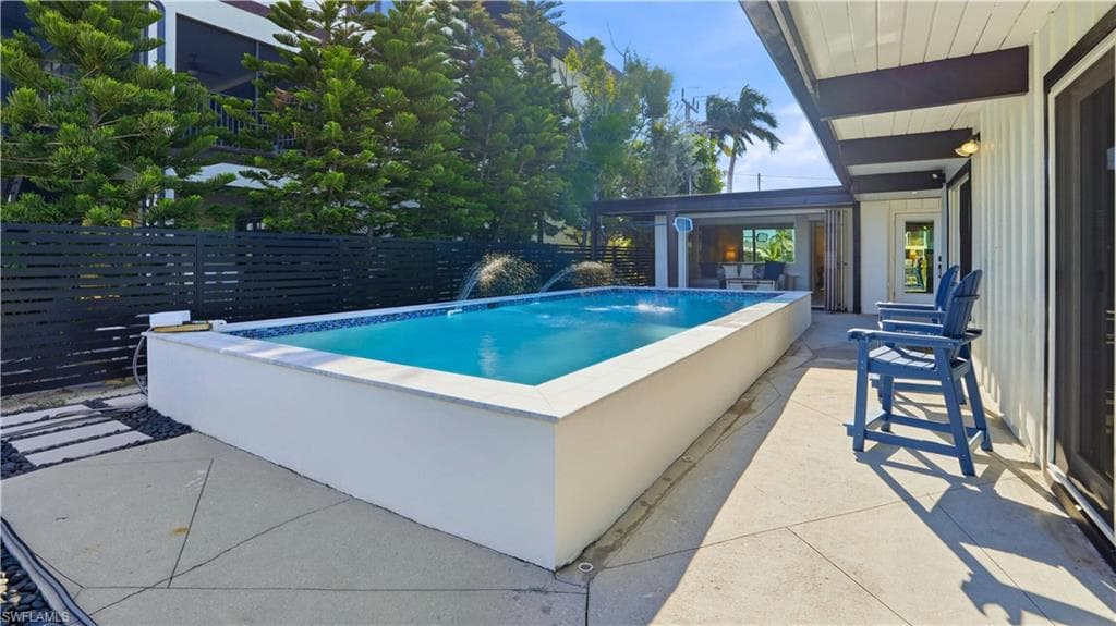 239 Curlew ST, FORT MYERS BEACH FL 33931-32