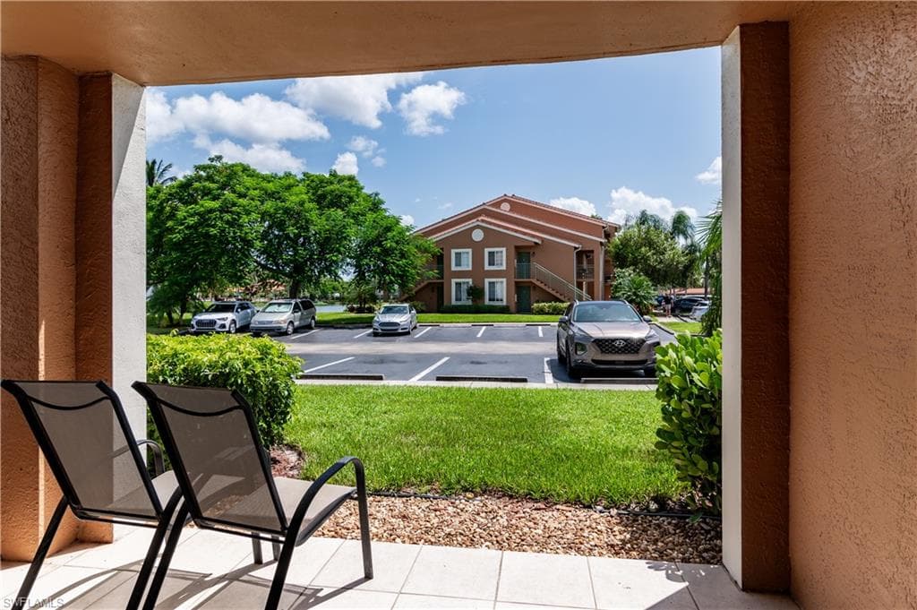 1230 Wildwood Lakes BLVD # 105, NAPLES FL 34104-18