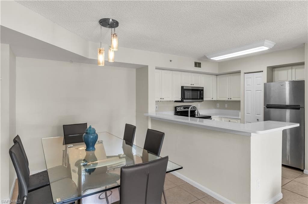 1230 Wildwood Lakes BLVD # 105, NAPLES FL 34104-7