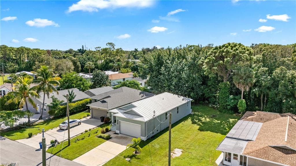 10004 Connecticut ST, BONITA SPRINGS FL 34135-3