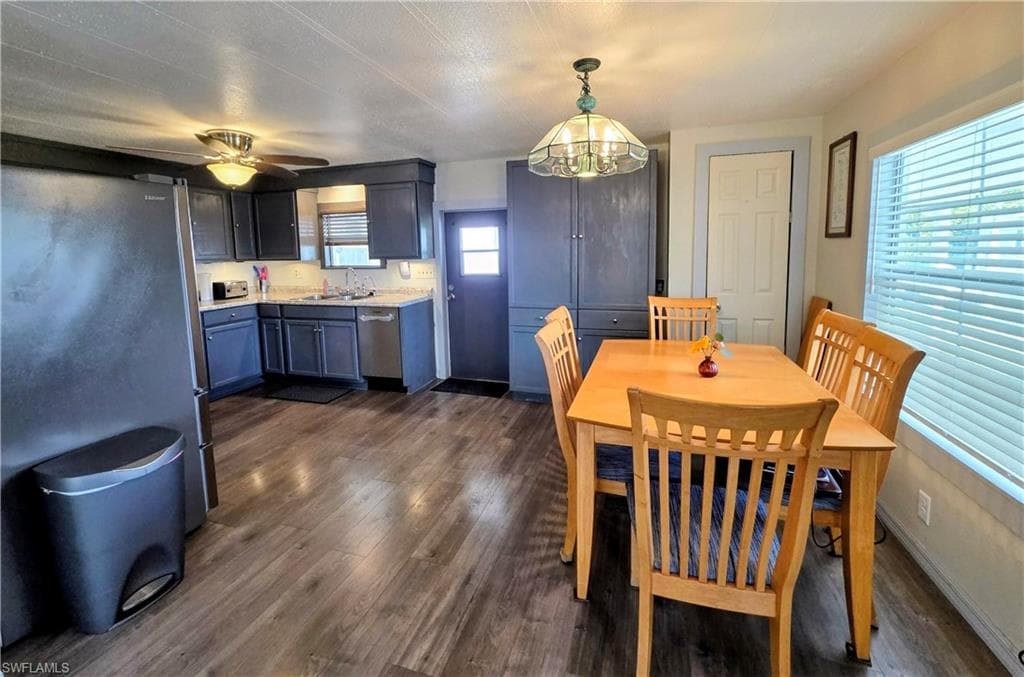 836 Peaceful DR, NORTH FORT MYERS FL 33917-5