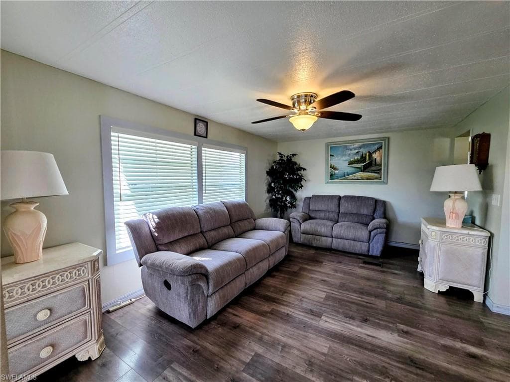 836 Peaceful DR, NORTH FORT MYERS FL 33917-6