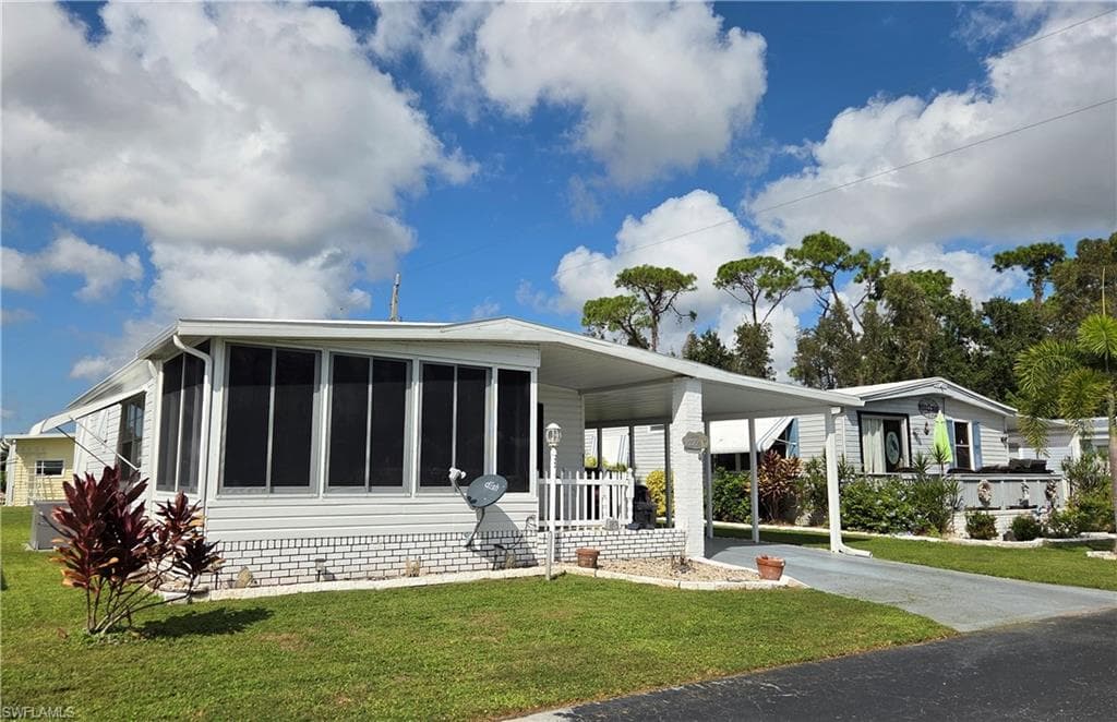 836 Peaceful DR, NORTH FORT MYERS FL 33917-2
