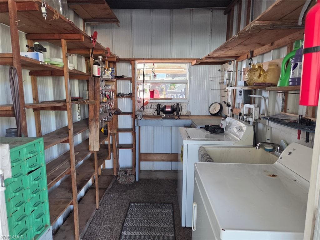 836 Peaceful DR, NORTH FORT MYERS FL 33917-18