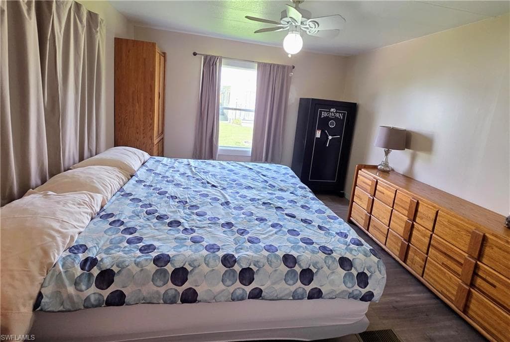 836 Peaceful DR, NORTH FORT MYERS FL 33917-7