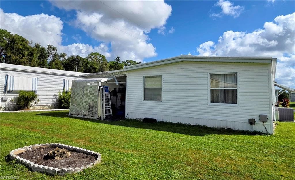 836 Peaceful DR, NORTH FORT MYERS FL 33917-20