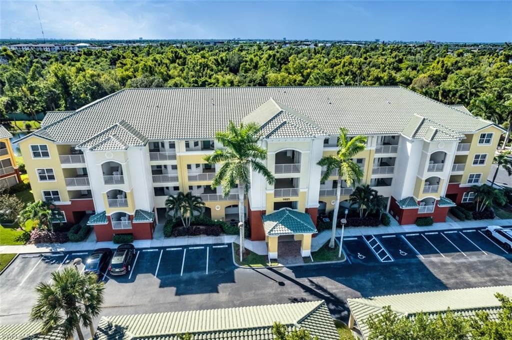 11021 Gulf Reflections DR 105-32