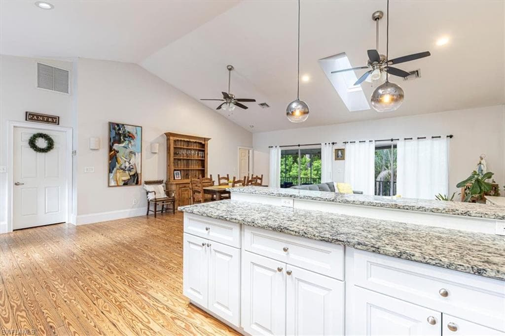 3618 Cottage Club LN, NAPLES FL 34105-5