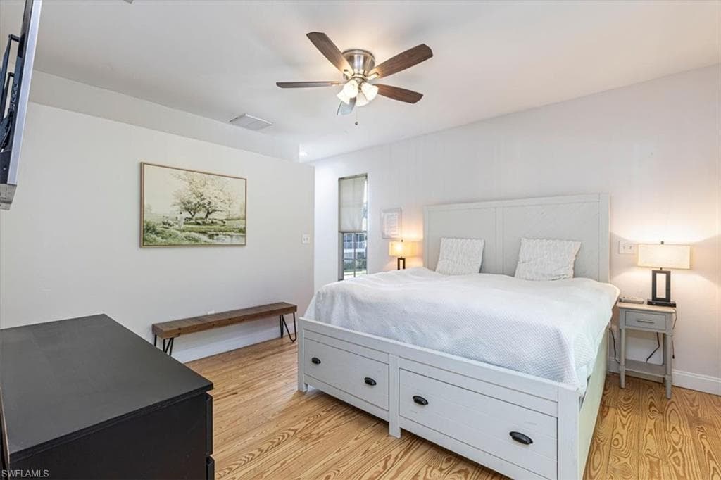 3618 Cottage Club LN, NAPLES FL 34105-17