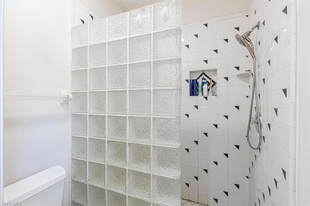 3618 Cottage Club LN, NAPLES FL 34105-14