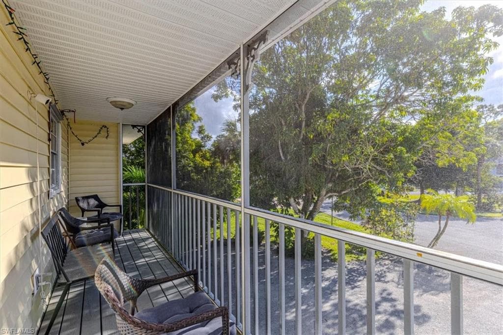 3618 Cottage Club LN, NAPLES FL 34105-18