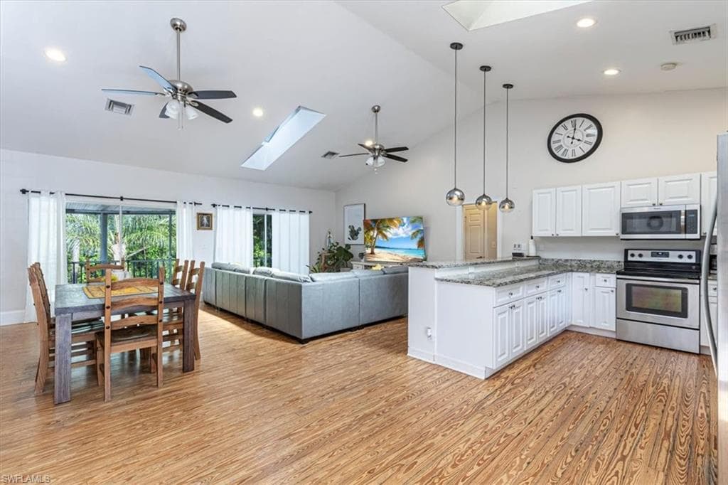 3618 Cottage Club LN, NAPLES FL 34105-3