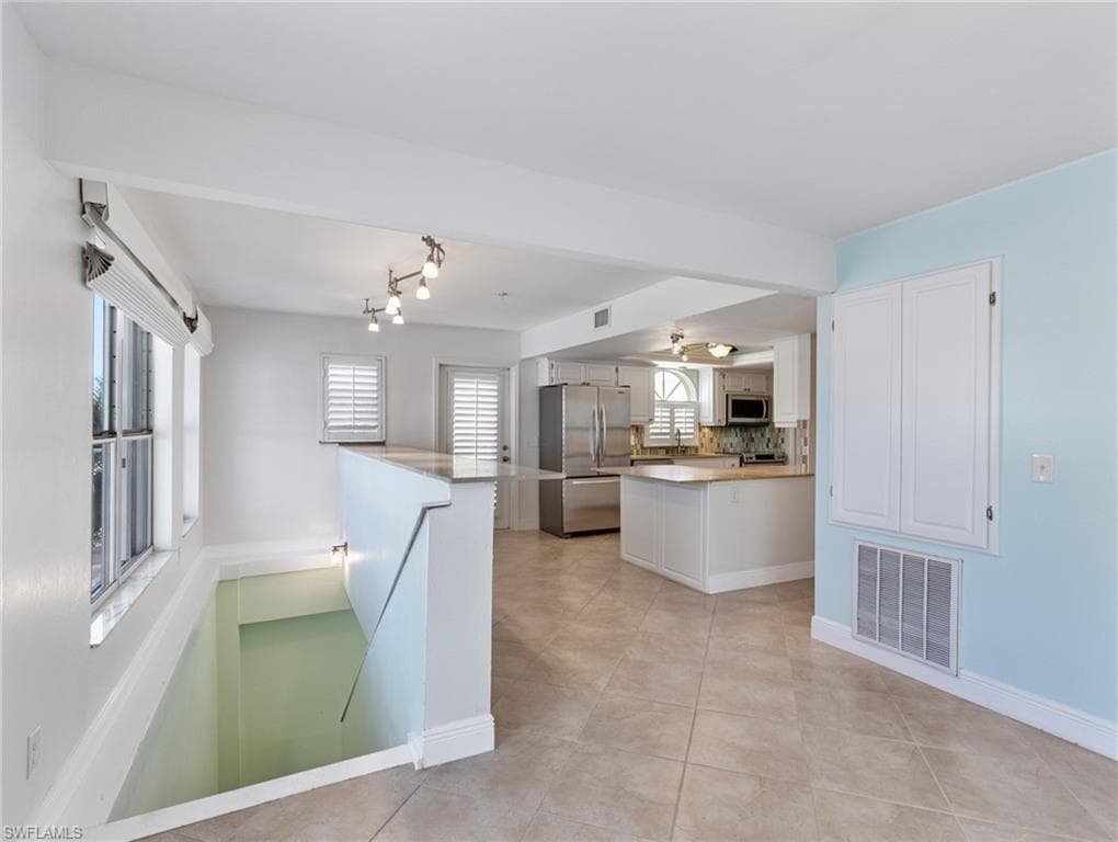 26 Palmview BLVD, FORT MYERS BEACH FL 33931-35