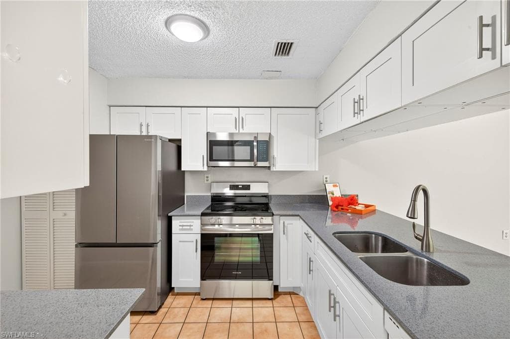 11653 Pointe Circle DR, FORT MYERS FL 33908-8