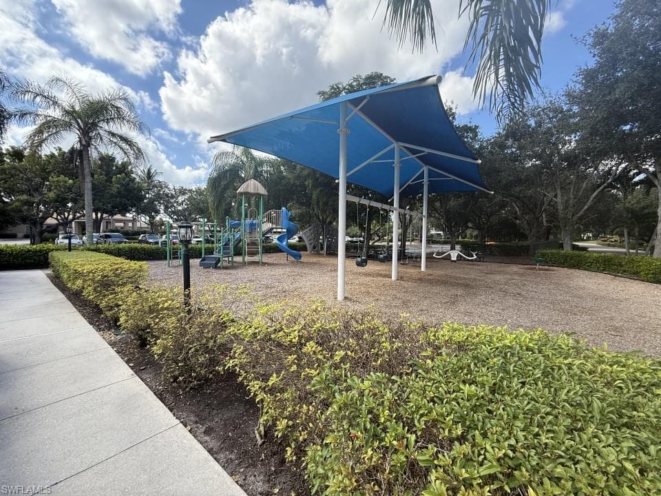 2276 Heritage Greens DR, NAPLES FL 34119-21