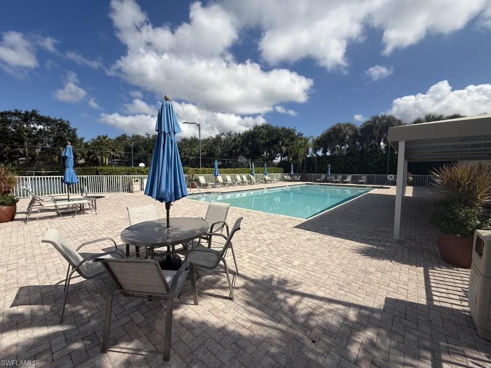 2276 Heritage Greens DR, NAPLES FL 34119-19