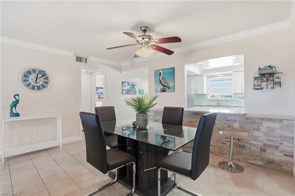 5435 Rattlesnake Hamm RD # 304, NAPLES FL 34113-6