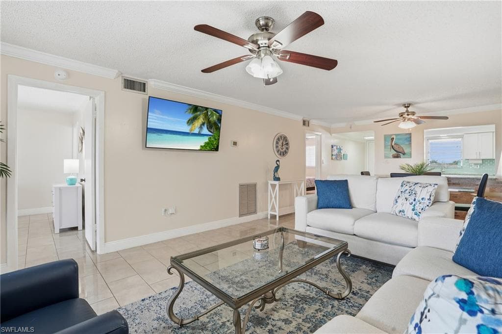 5435 Rattlesnake Hamm RD # 304, NAPLES FL 34113-8