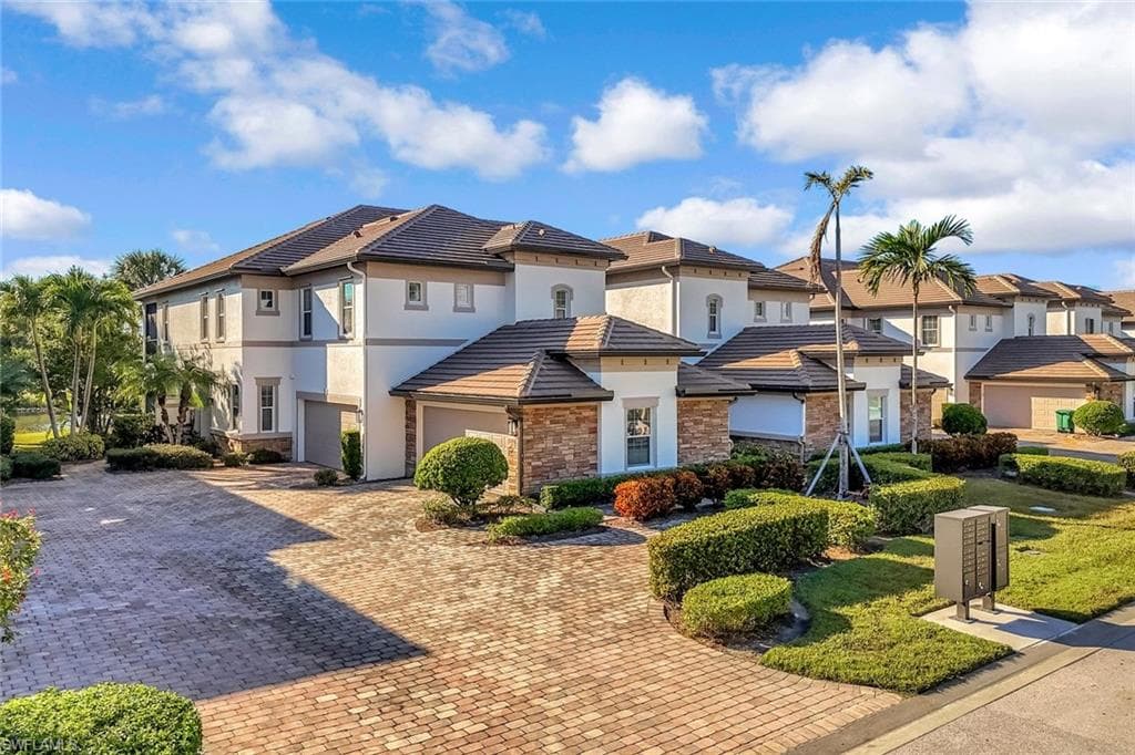 9537 Ironstone TER # 201, NAPLES FL 34120-6