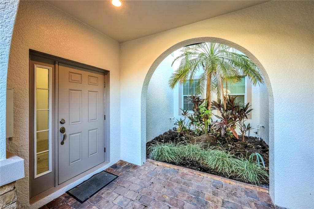 9537 Ironstone TER # 201, NAPLES FL 34120-8