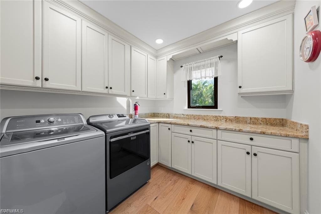 1731 Venus DR, SANIBEL FL 33957-25