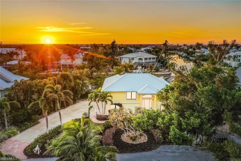 1731 Venus DR, SANIBEL FL 33957-1