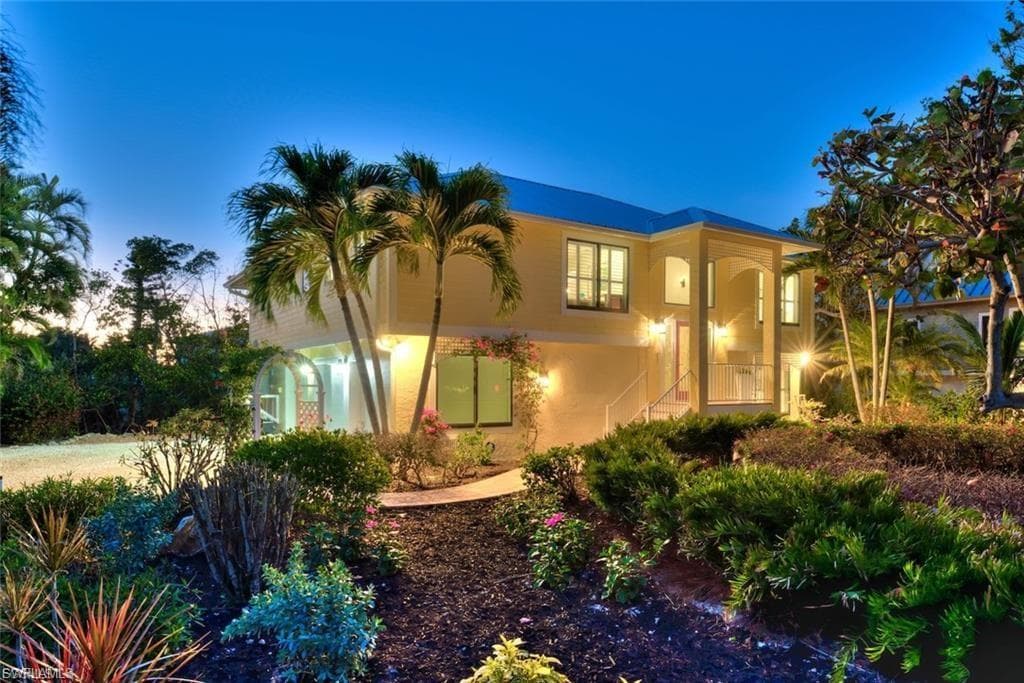 1731 Venus DR, SANIBEL FL 33957-44