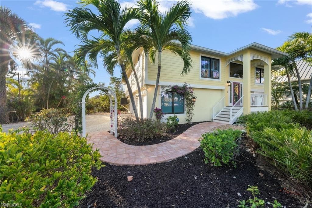 1731 Venus DR, SANIBEL FL 33957-36