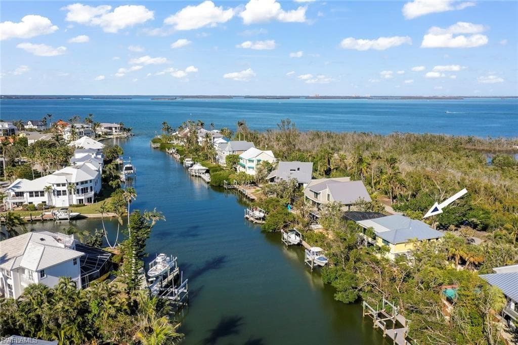 1731 Venus DR, SANIBEL FL 33957-39