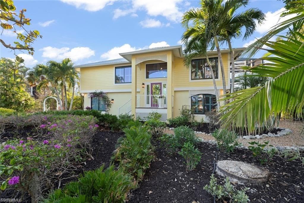 1731 Venus DR, SANIBEL FL 33957-35