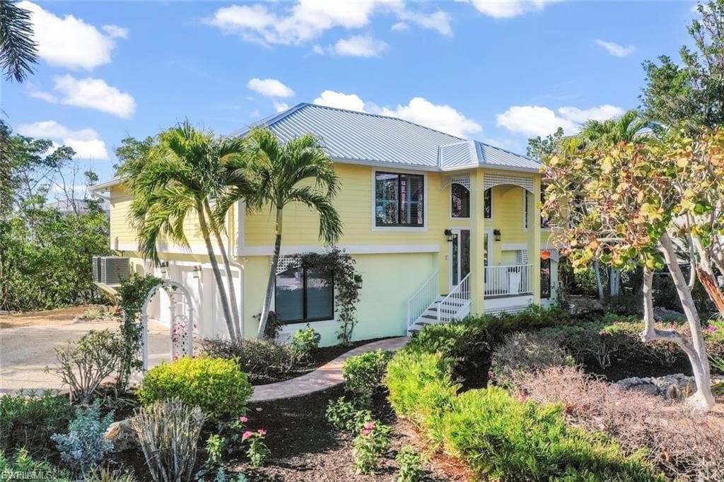 1731 Venus DR, SANIBEL FL 33957-37