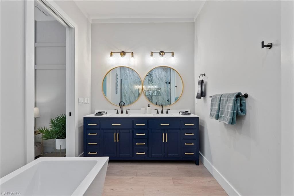 3552 Hibiscus AVE, NAPLES FL 34104-25