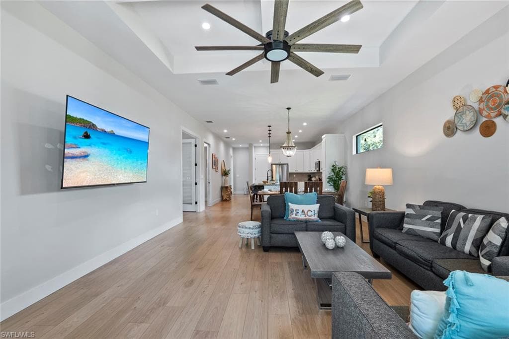 3552 Hibiscus AVE, NAPLES FL 34104-17