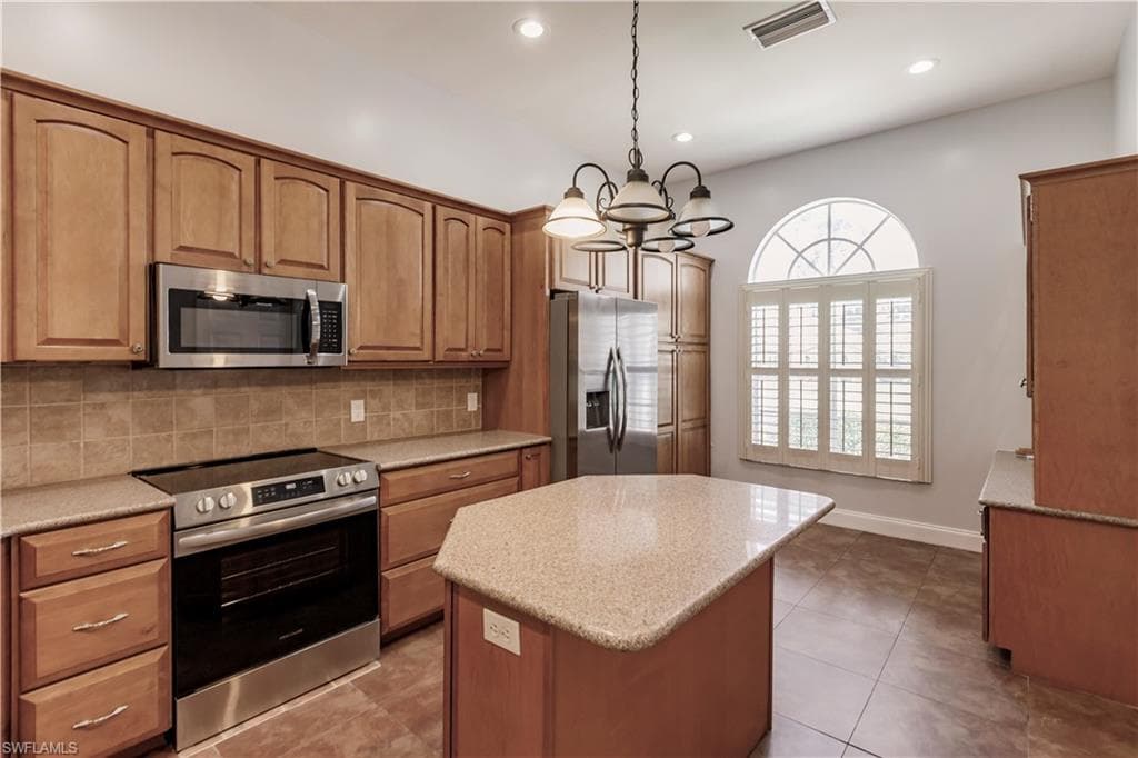 2615 6th ST W, LEHIGH ACRES FL 33971-5